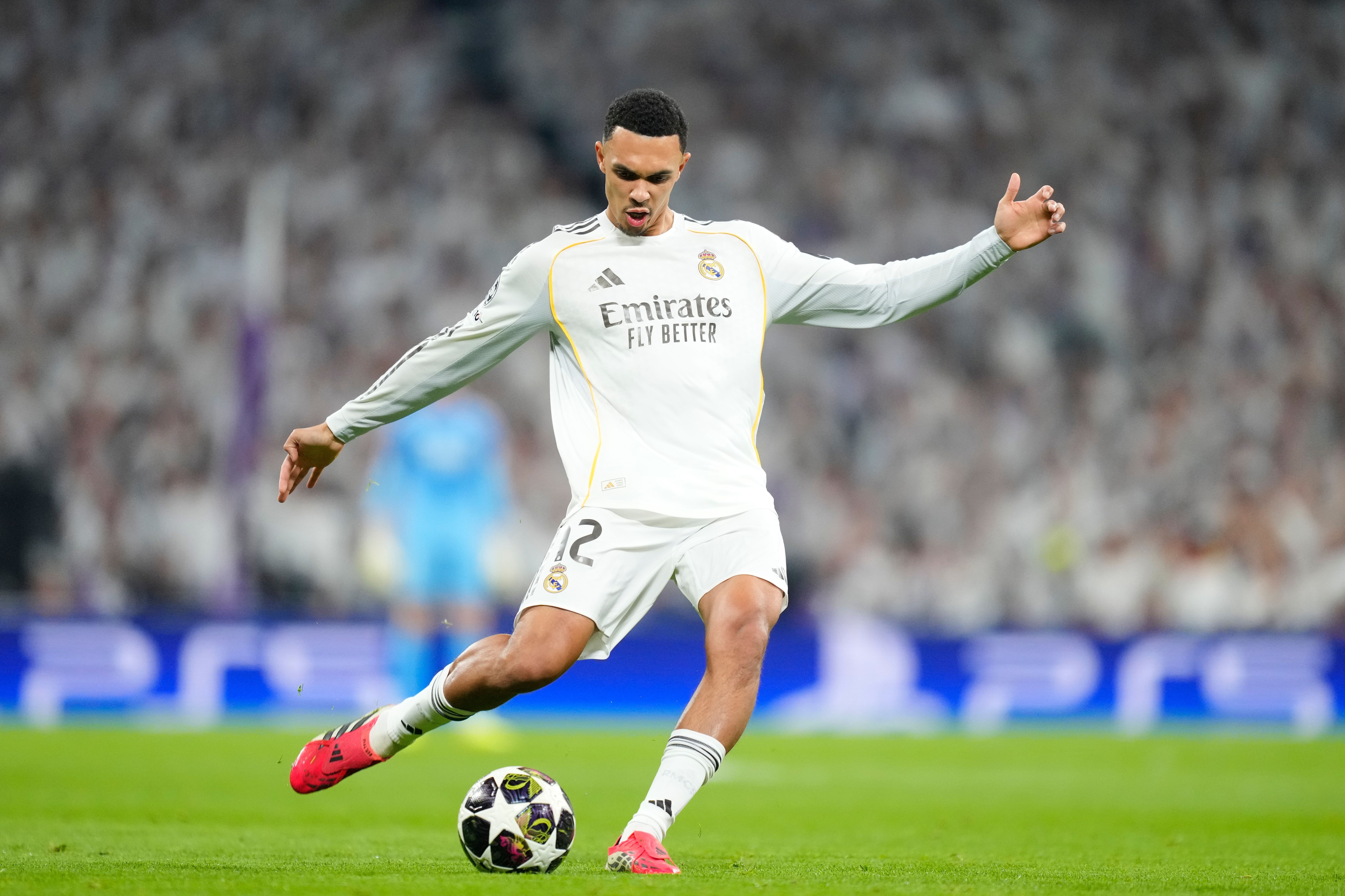 网页版登录-战拜仁送助攻！阿诺德单场6次把球送入对方禁区创本赛季欧冠纪录